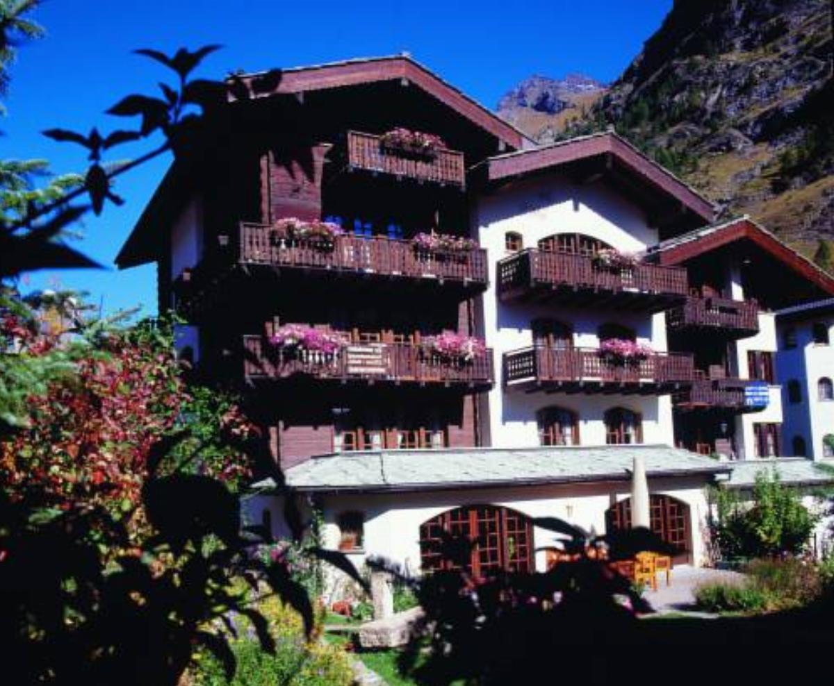 Haus Zer Weidu Hotel Zermatt Switzerland