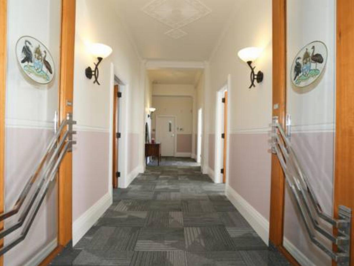 Heritage Bank Apartment - Hastings Holiday Home Hotel Hastings New Zealand