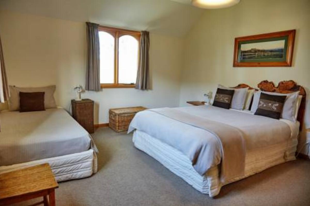 Herons Rise Vineyard Accommodation Hotel Kettering Australia