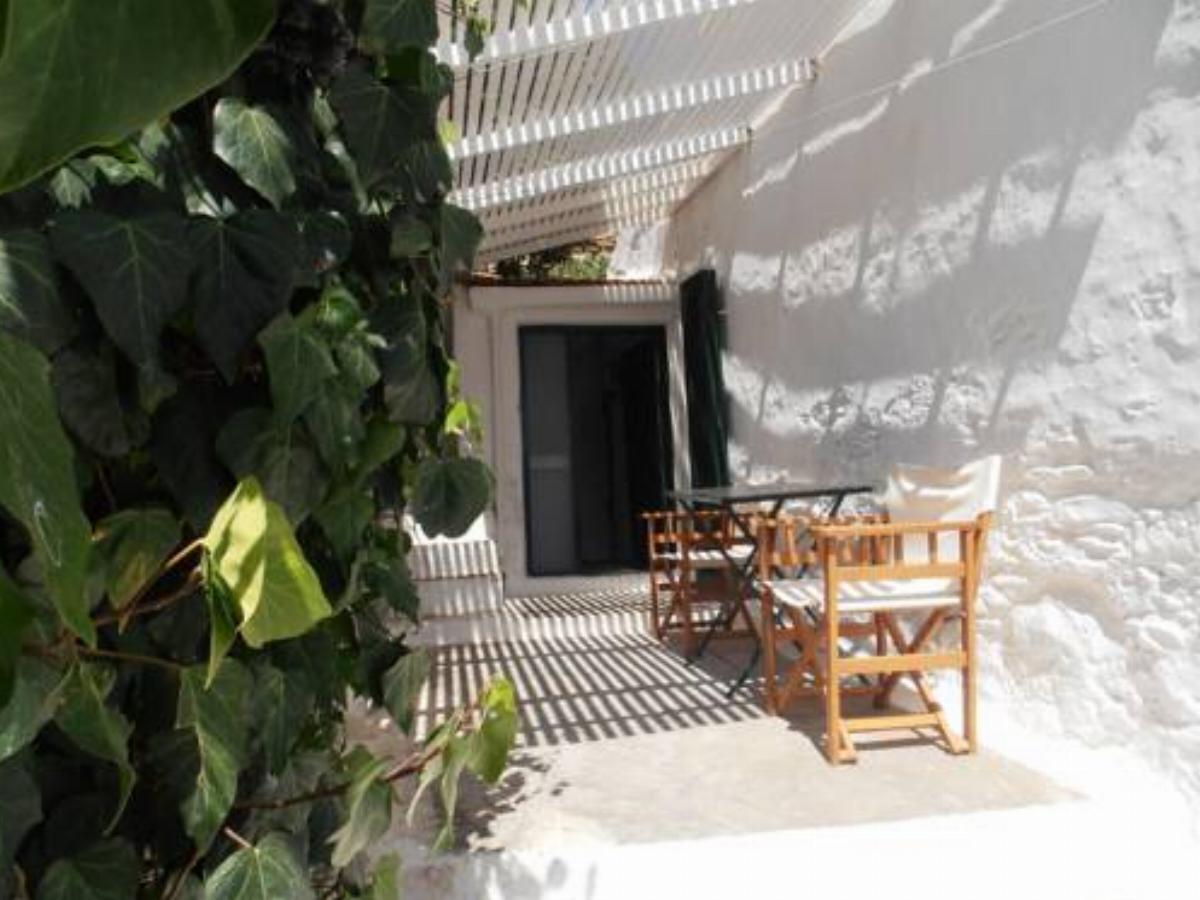 Hidesign Traditional House in Kea's Port Hotel Korissia Greece