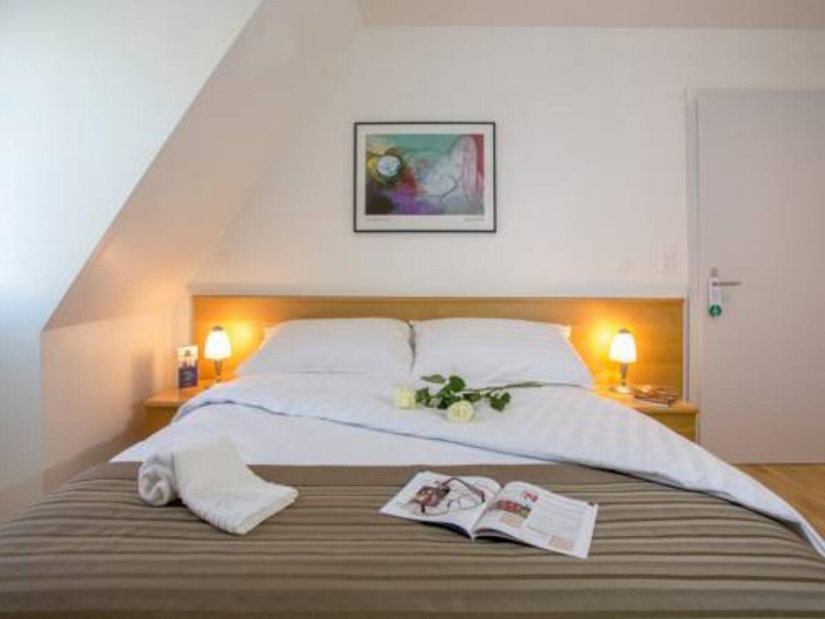 Hine Adon Aparthotel Cheval Blanc Hotel Bulle Switzerland