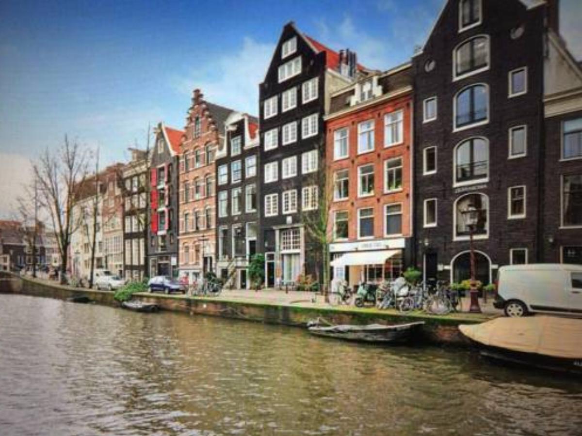 Historical Canal-house studio Hotel Amsterdam Netherlands