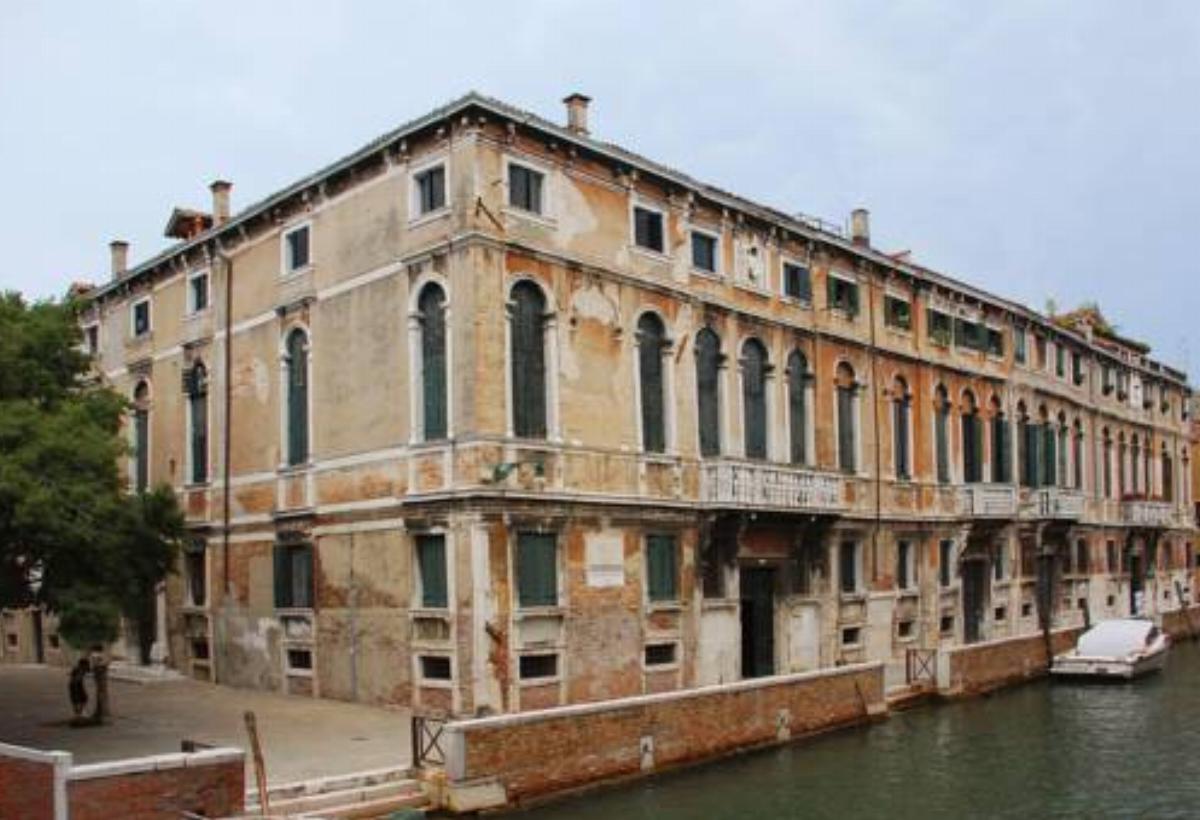 Historical Center Apartment Hotel Venice Italy