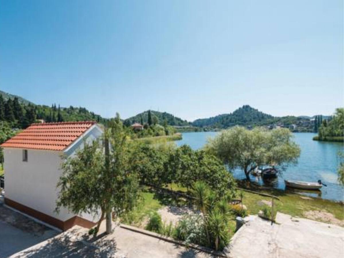 Holiday Home Bacina with Lake View I Hotel Bara Croatia