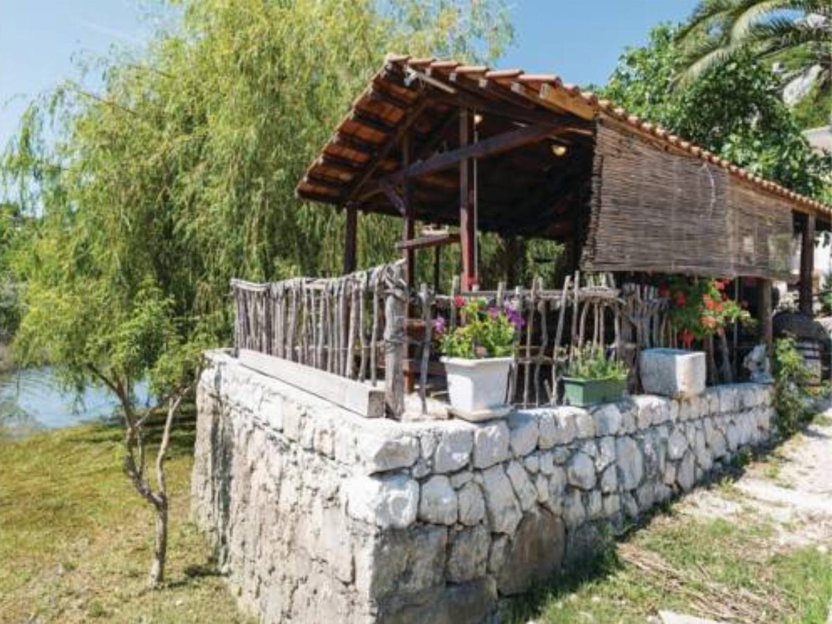Holiday Home Bacina with Lake View I Hotel Bara Croatia