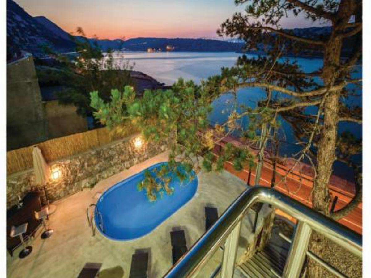 Holiday home Bakarac 99 with Outdoor Swimmingpool Hotel Bakarac Croatia