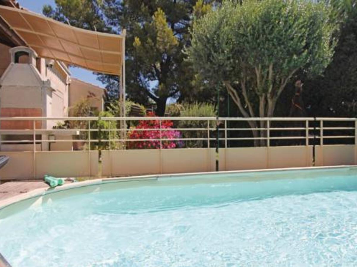 Holiday home Chateauneuf De Gadagne with Outdoor Swimming Pool 432 Hotel Châteauneuf-de-Gadagne France
