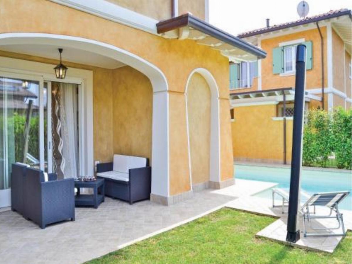 Holiday home Maneba del Garda 58 with Outdoor Swimmingpool Hotel Manerba del Garda Italy