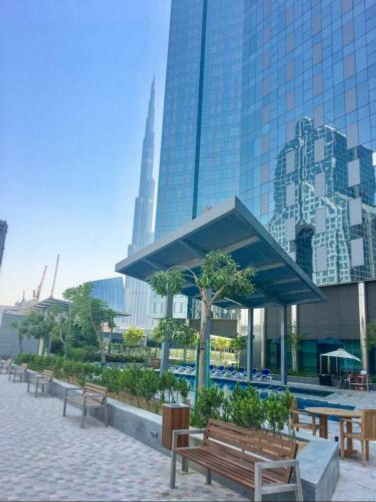 Hometown Holiday Homes - Central Park Hotel Dubai United Arab Emirates