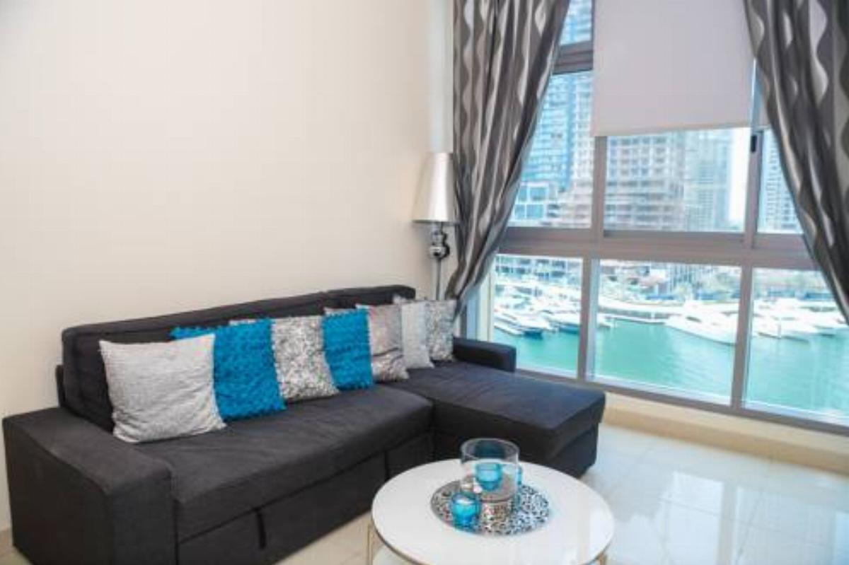Hometown Holiday Homes - IRIS Blue Hotel Dubai United Arab Emirates