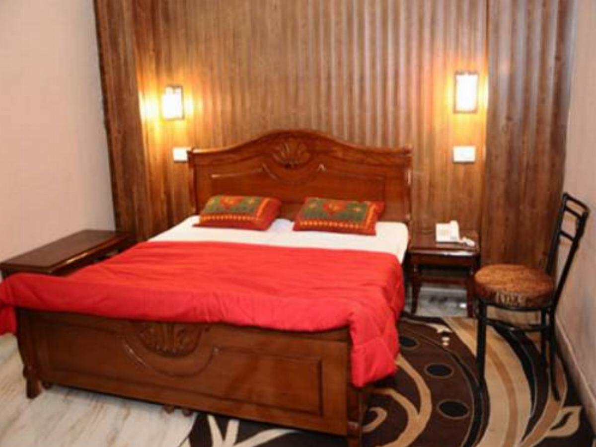 Hotel Golden Woods Hotel Amritsar India