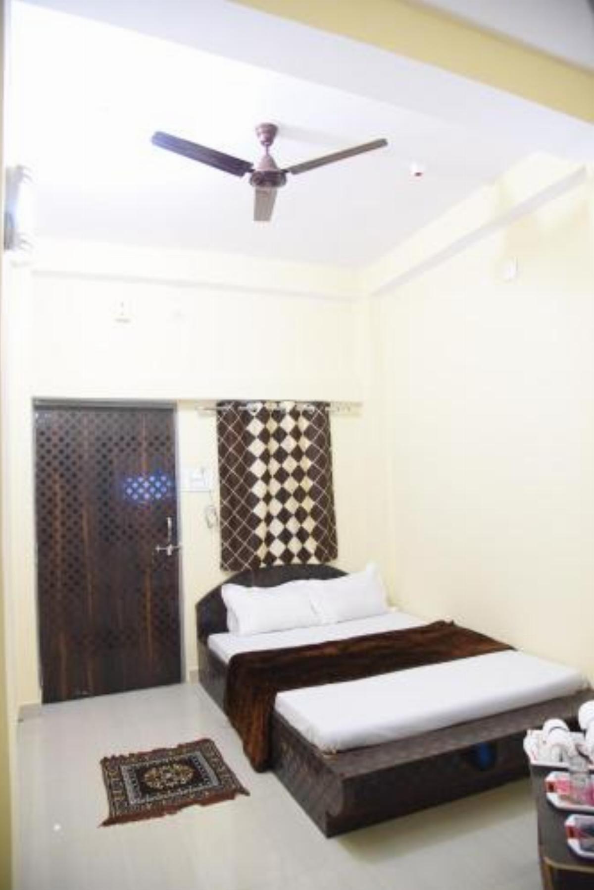 Hotel Vijay Lodge Grand Hotel Dindori India