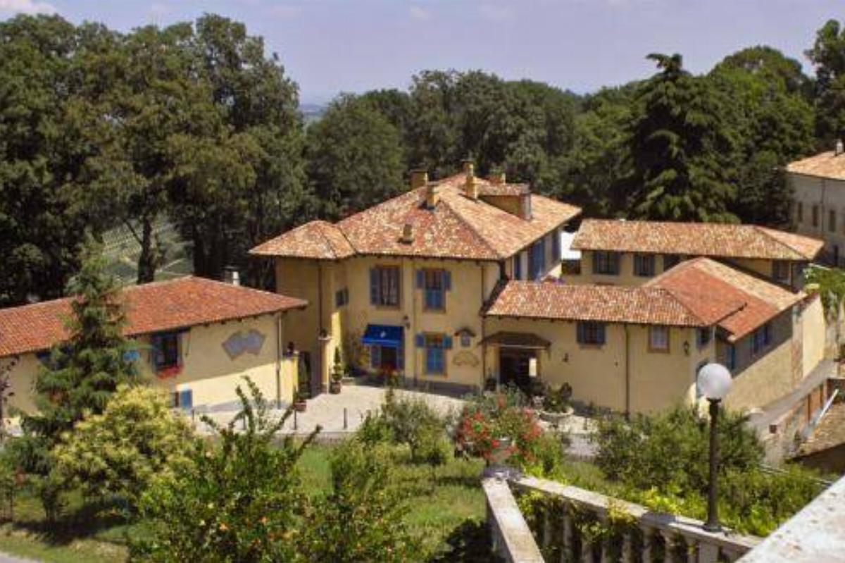 Hotel Villa Beccaris Hotel Monforte dʼAlba Italy