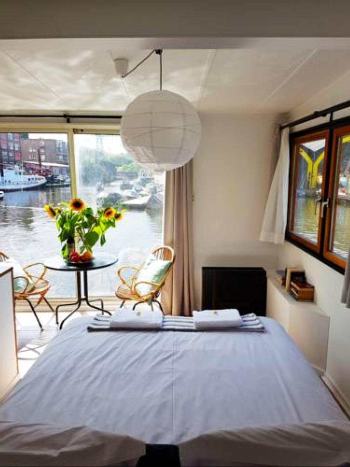 Houseboat Concordia B&B Hotel Amsterdam Netherlands