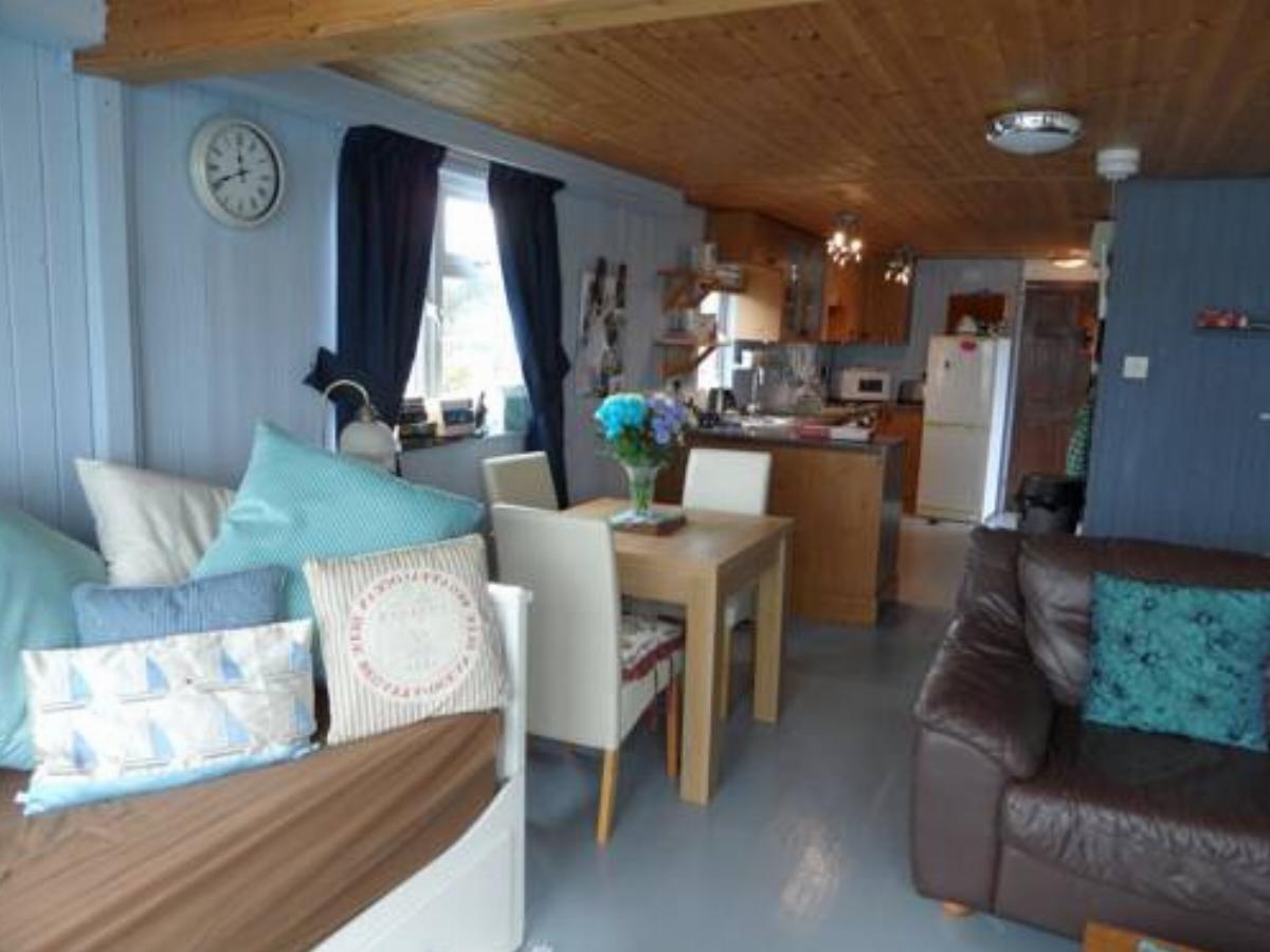 Houseboat Heyvon Hotel Bembridge United Kingdom
