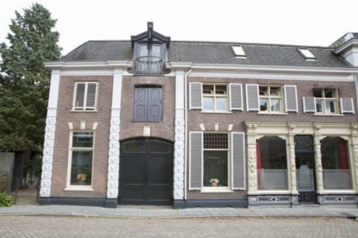 Huis met de Leeuwenkoppen Hotel Dieren Netherlands