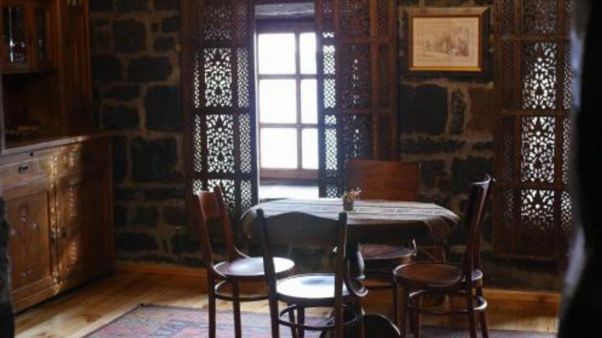 Hye Aspet Հայ Ասպետ Hotel Gyumri Armenia