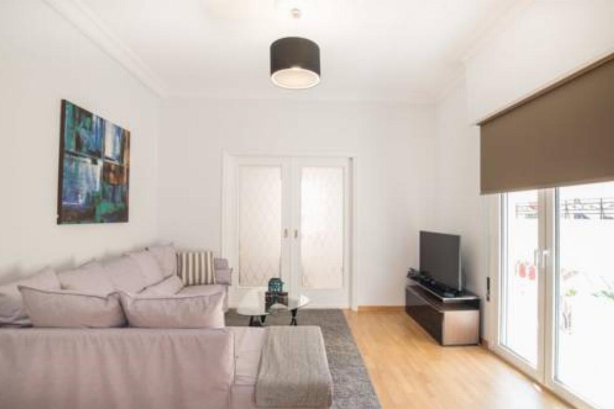 Ideally located 3-bedroom flat Hotel Athens Greece