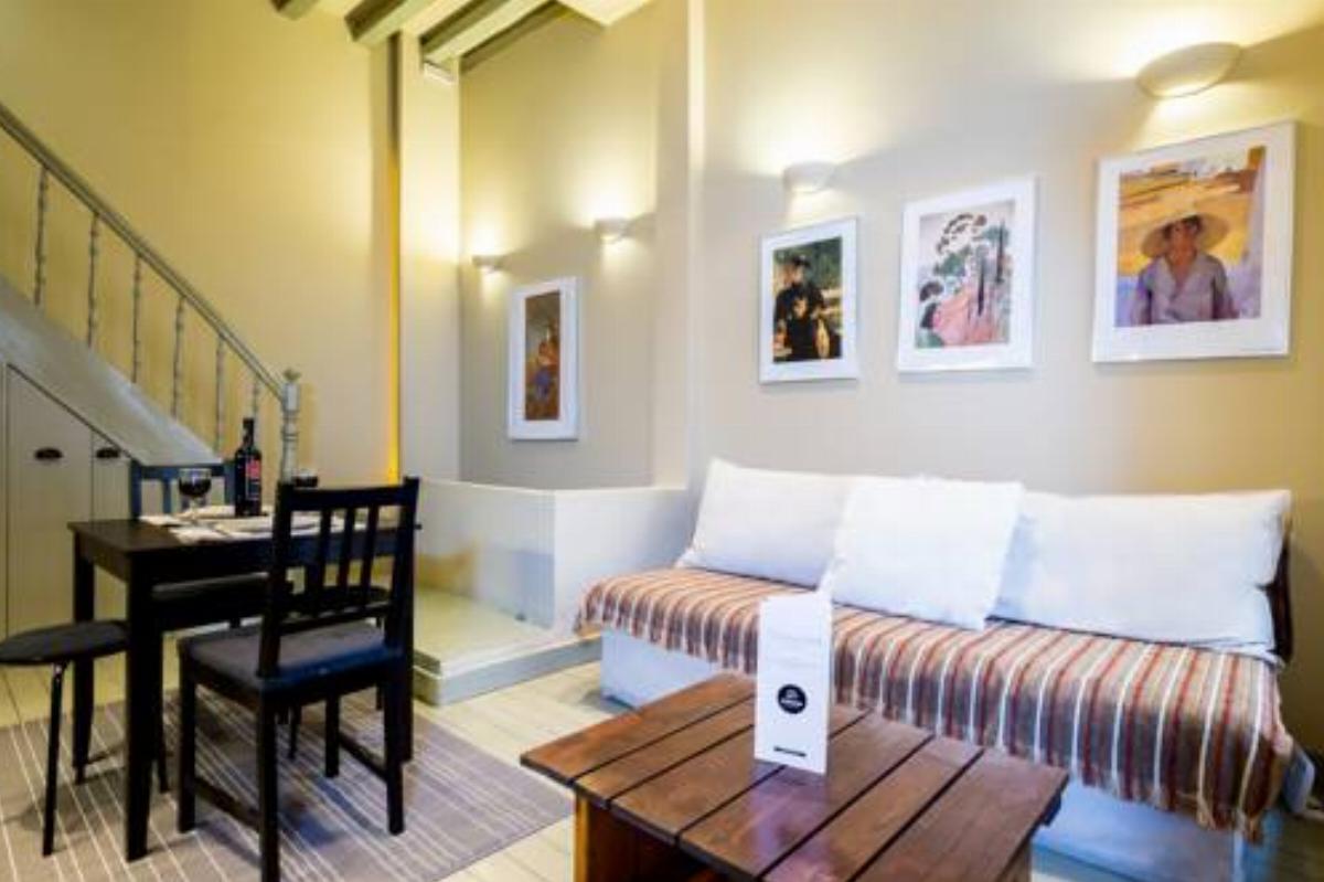 Ideally Located house with 2 bedrooms in Plaka Hotel Athens Greece