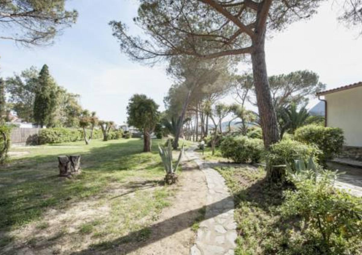 Il giardino di sabbia Hotel Lacona Italy