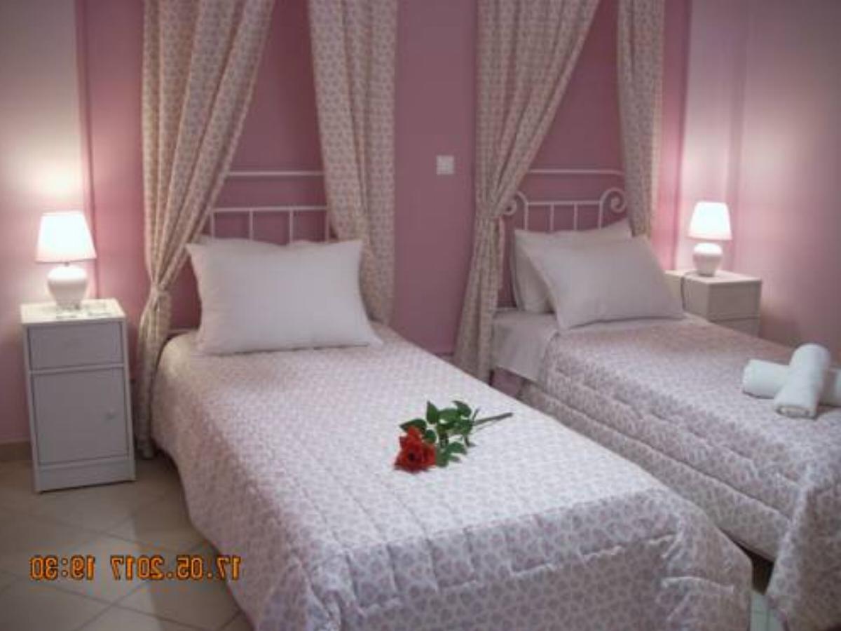 Iris Apartments Hotel Apolpaina Greece