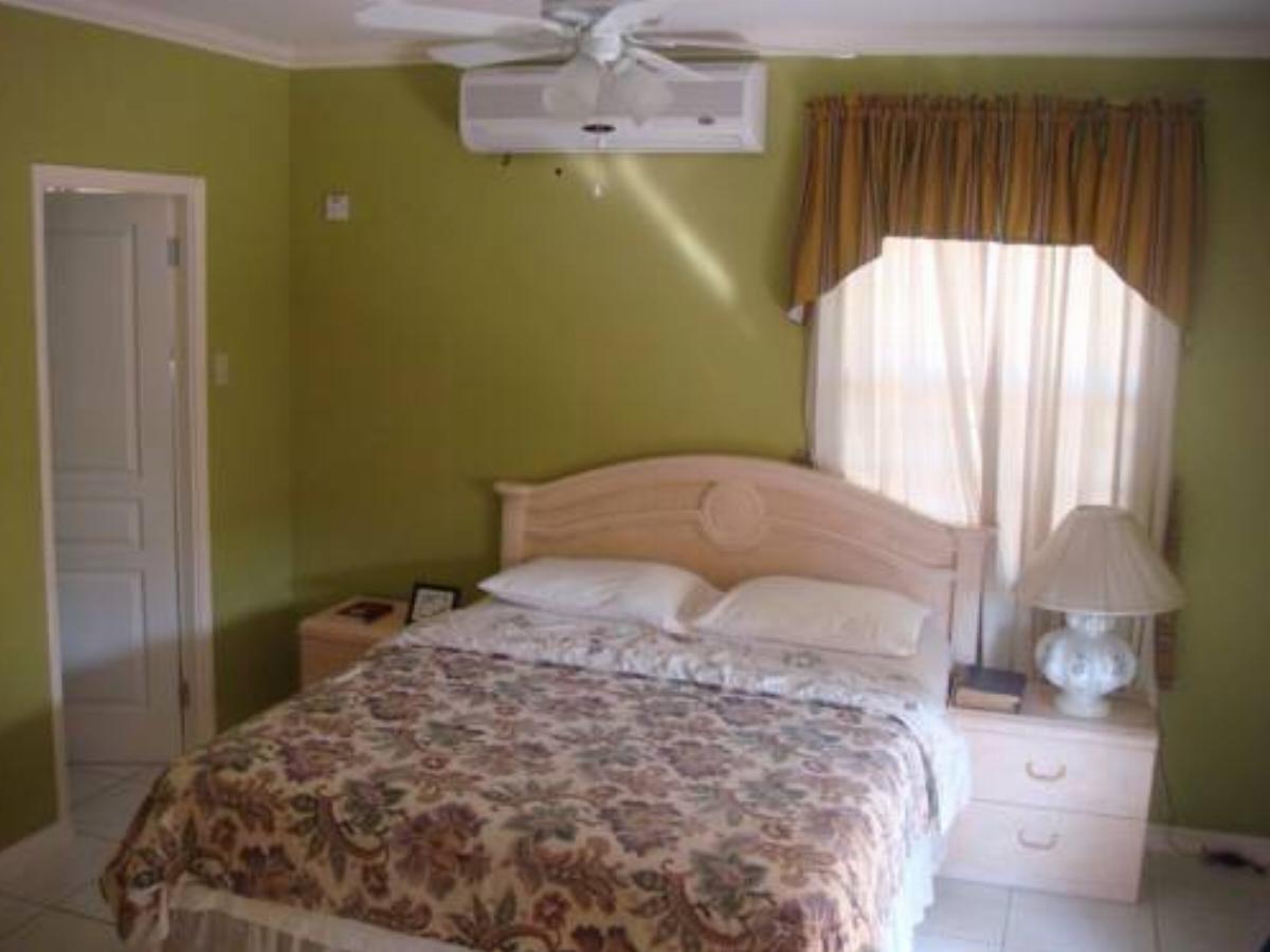 Jen 'N' Ive's Respite Apartment Hotel Kingston Jamaica