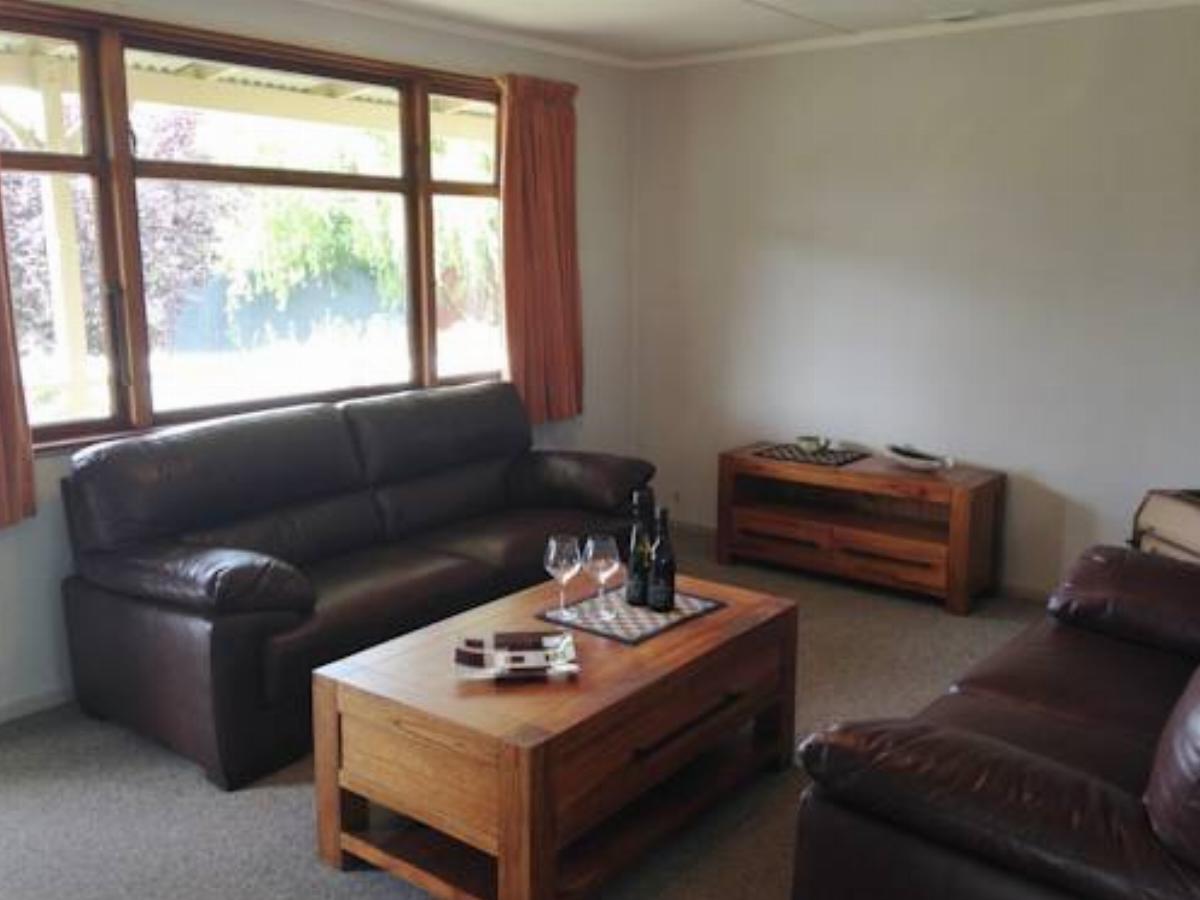Judge Rock Exclusive Vineyard Cottage Accommodation Hotel Alexandra New Zealand