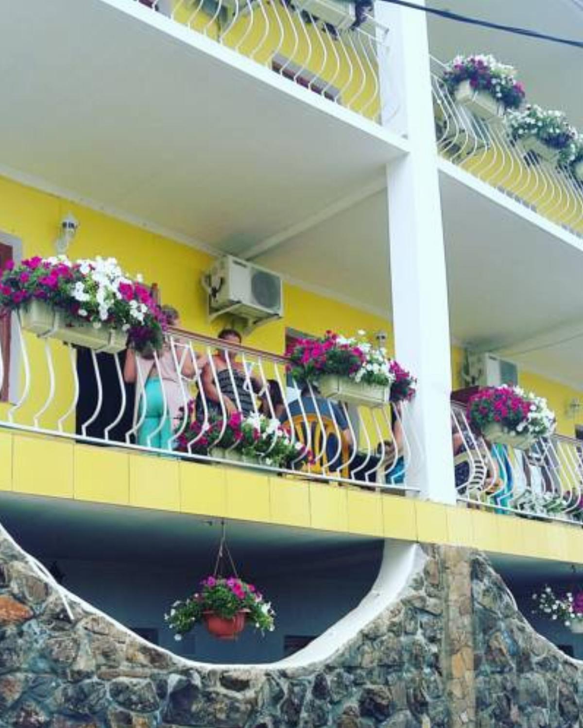 Katyusha na Morskoy Hotel Malorechenskoye Crimea