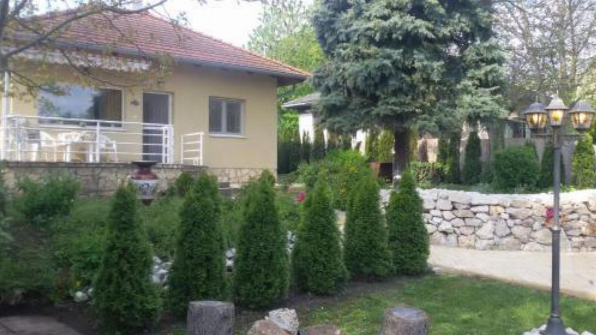 Kis-Ház Vendégház Hotel Gárdony Hungary