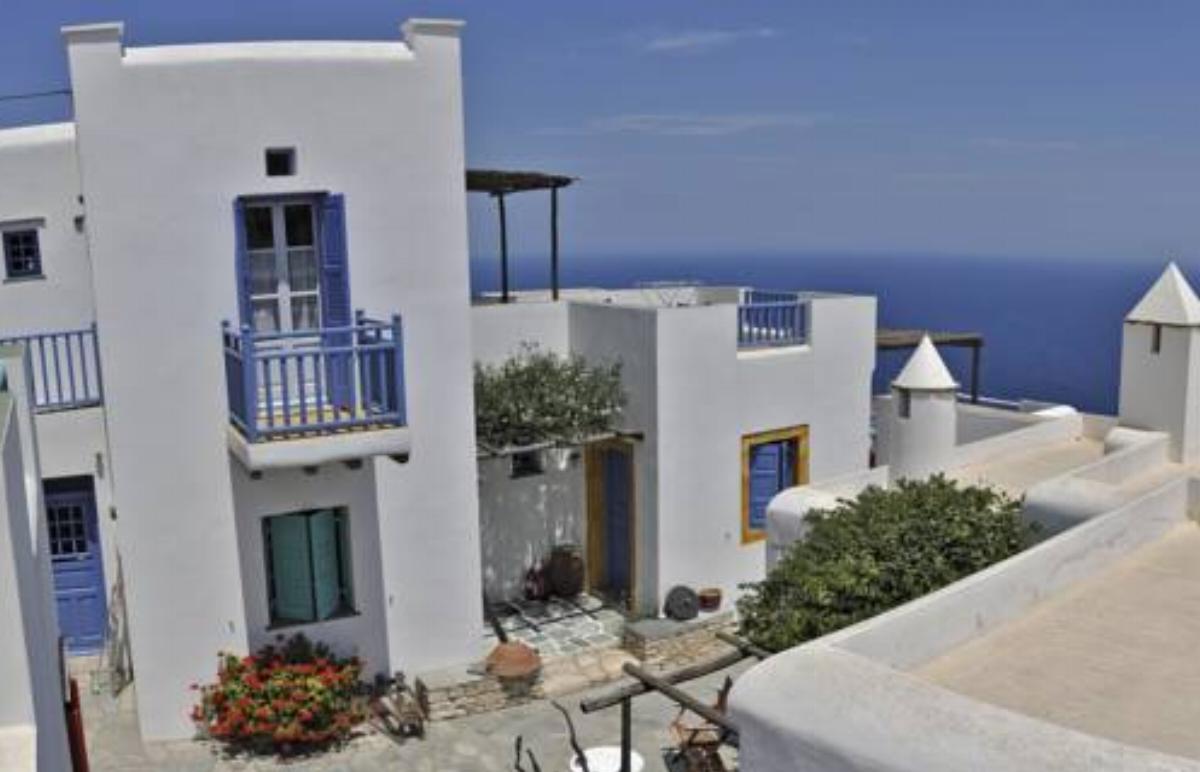Kyma sto Phos Hotel Chora Folegandros Greece