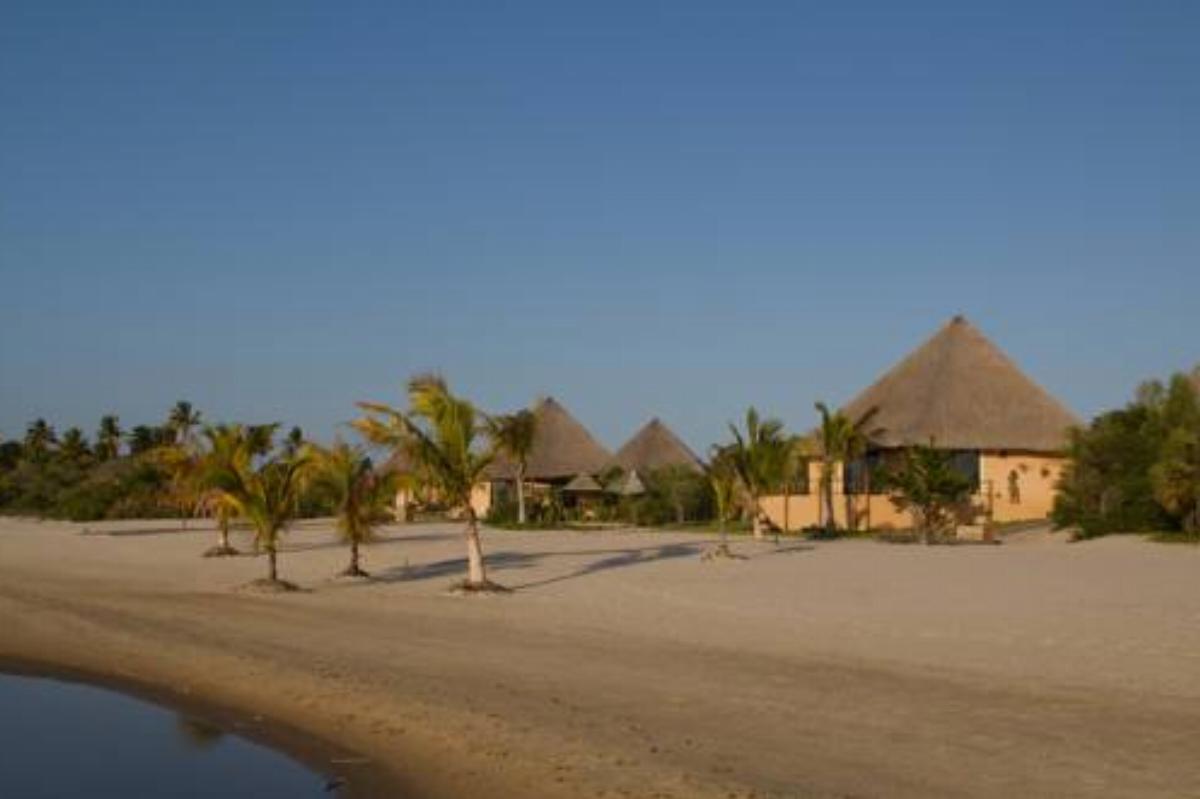 Lagoa Poelela Resort Hotel Chefe Chume Mozambique