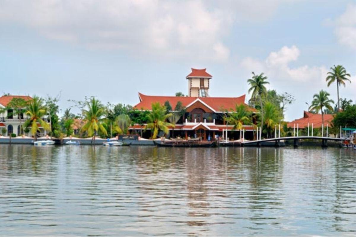 Lake Palace Backwater Resort Alleppey Hotel Alleppey India