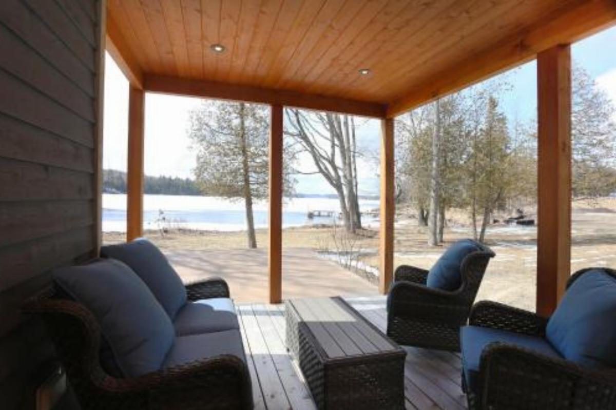 Lakefront Villas Cottage with Stunning Lakeview Hotel Bracebridge Canada