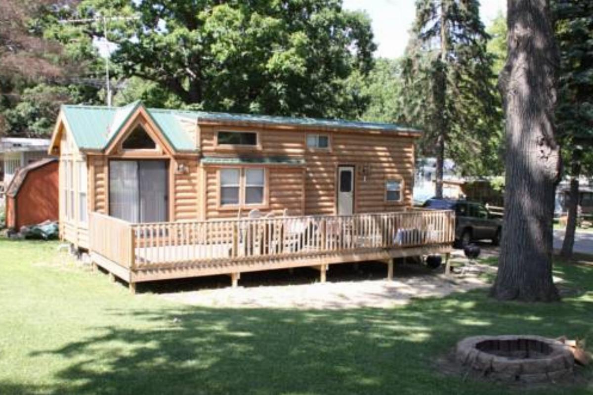 Lakeland RV Campground Deluxe Loft Cabin 14 Hotel Edgerton USA