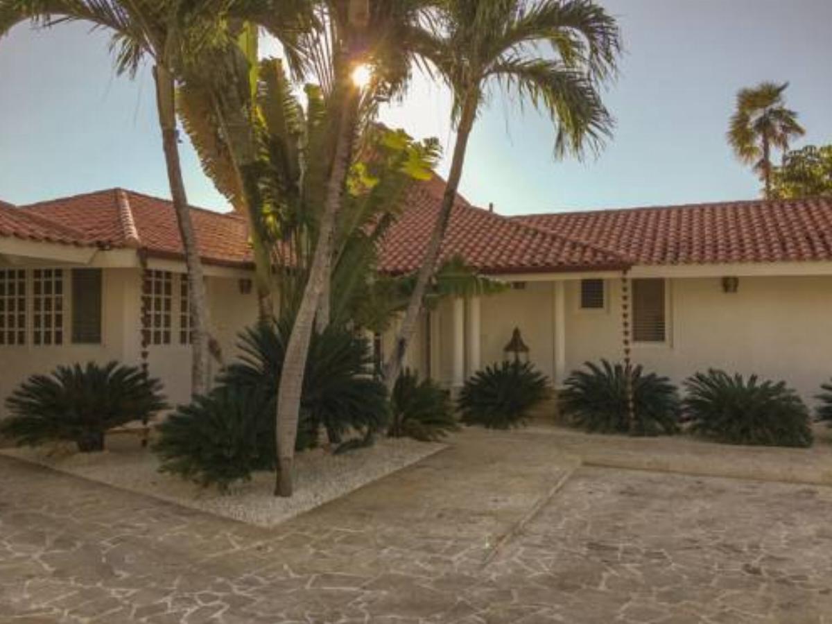 las cerezas 12 exclusive 3 bedroom villa Hotel La Romana Dominican Republic