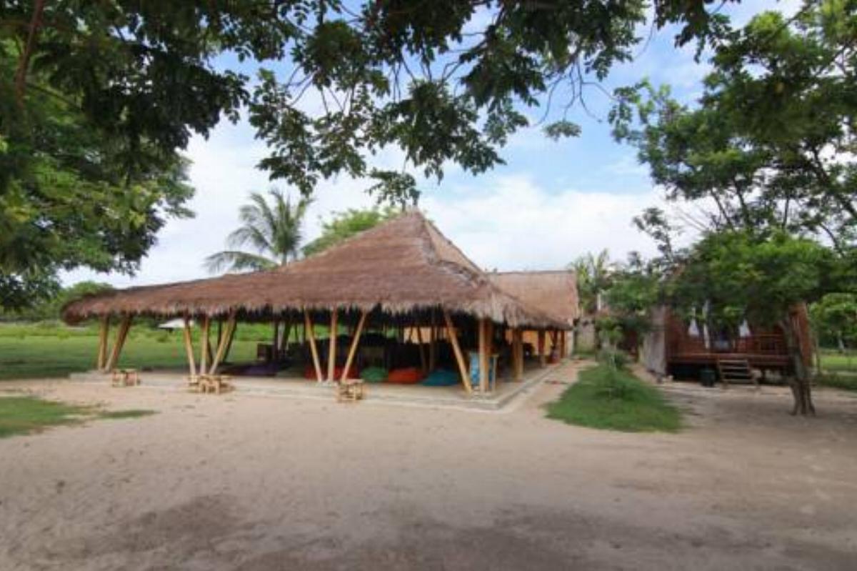 Layar Beach Bungalow Hotel Gili Layar Indonesia