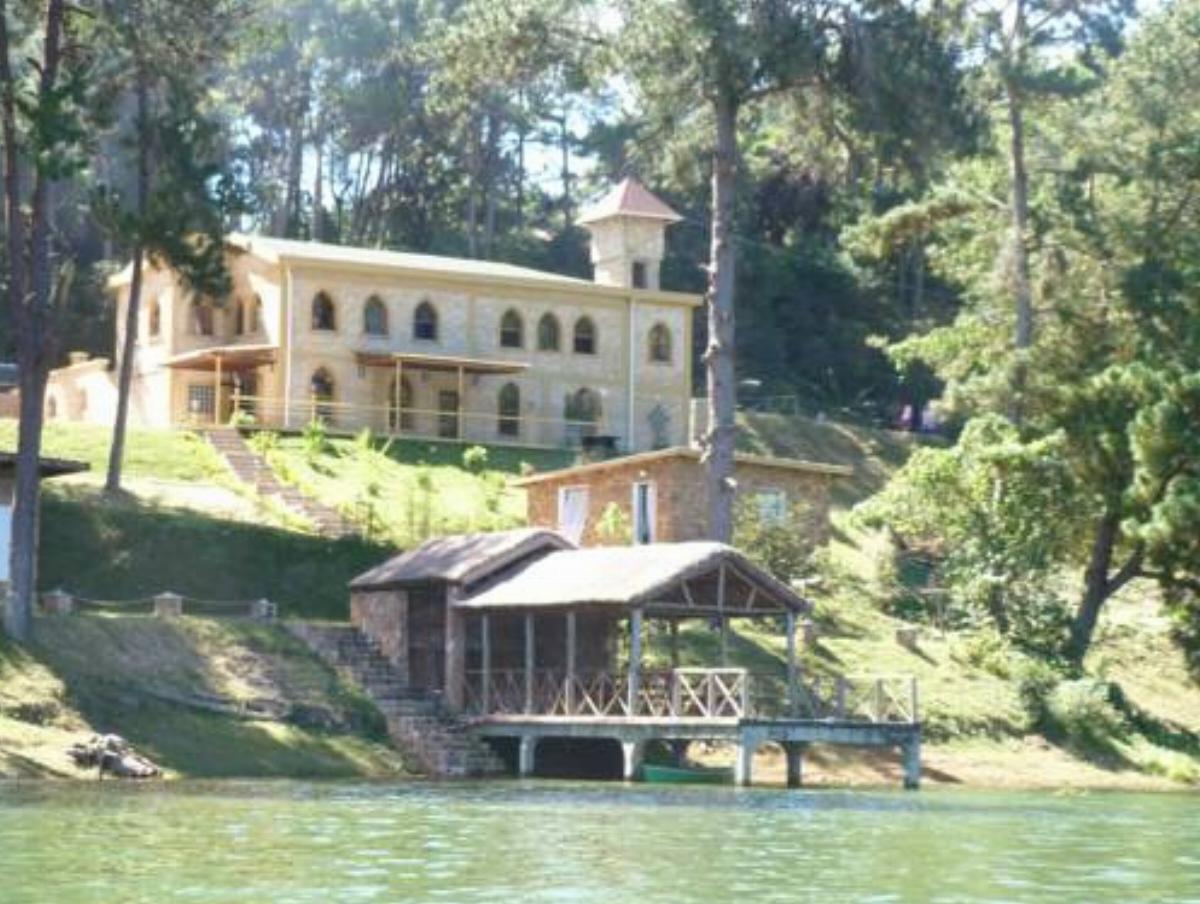 Le Chateau du Lac Hotel Mantasoa MADAGASCAR