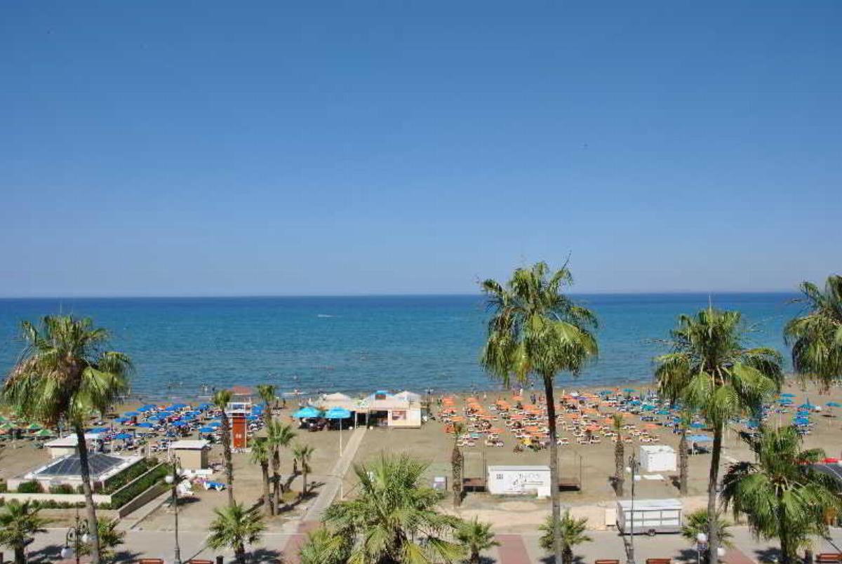 Les Palmiers Beach Hotel Hotel Larnaka Cyprus