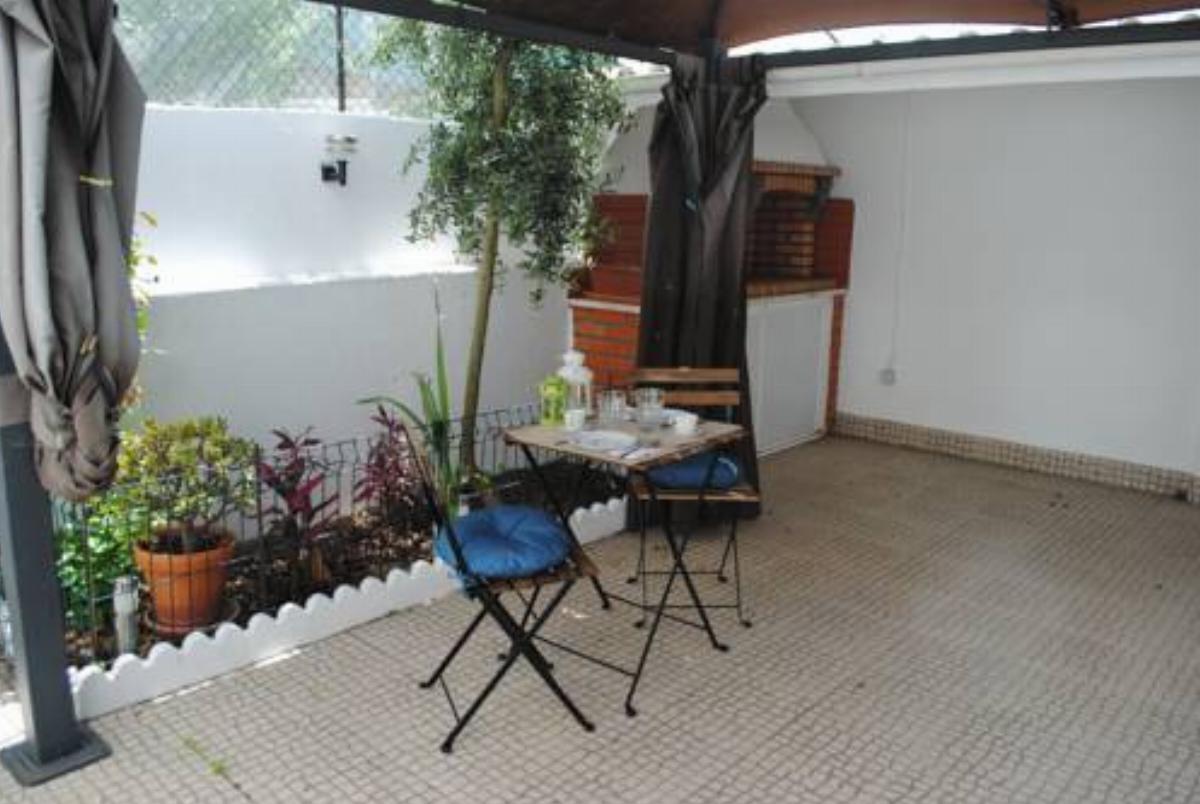 Linda a Velha Apartment with private backyard Hotel Linda-a-Velha Portugal