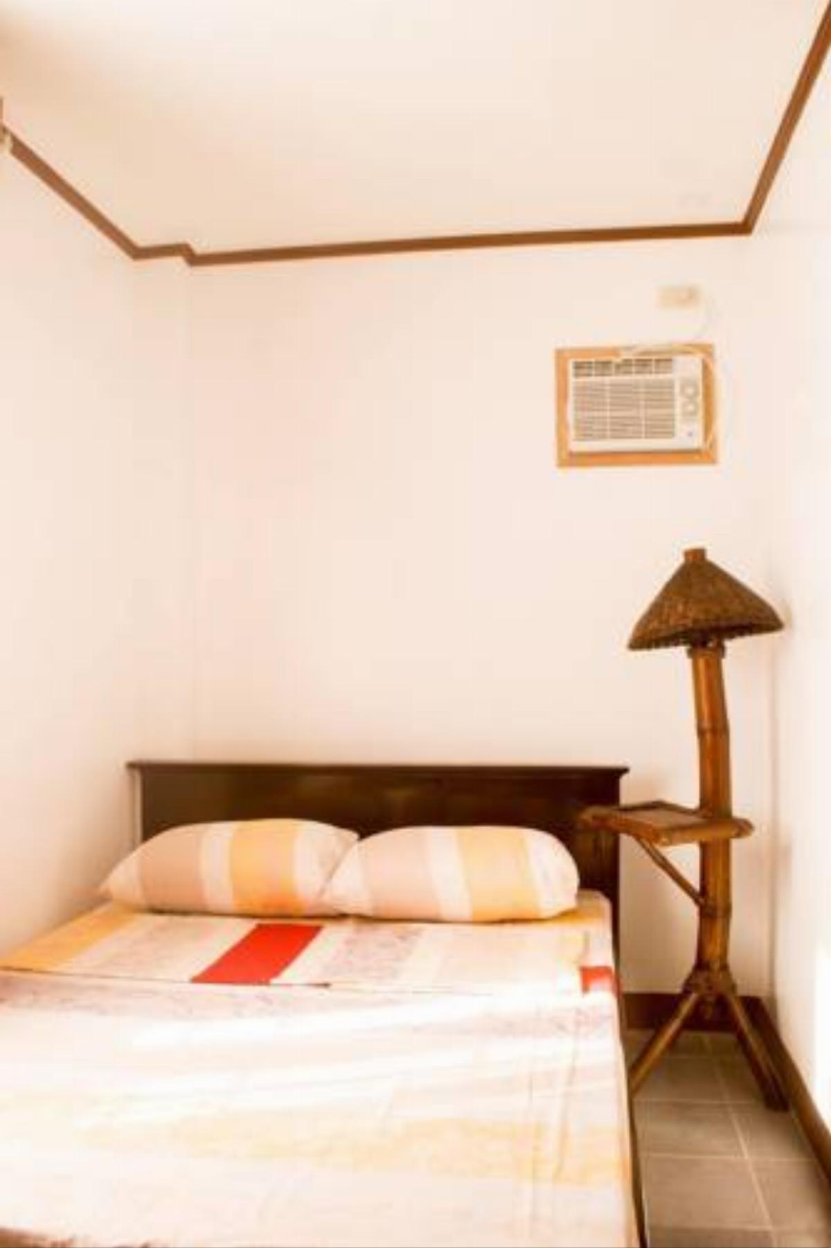 Louie's Bed and Breakfast Hotel Silang Philippines