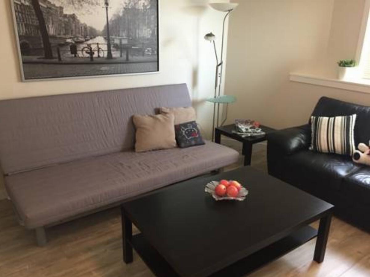 Lovely House with 3 Bedrooms Metrotown Hotel Burnaby Canada