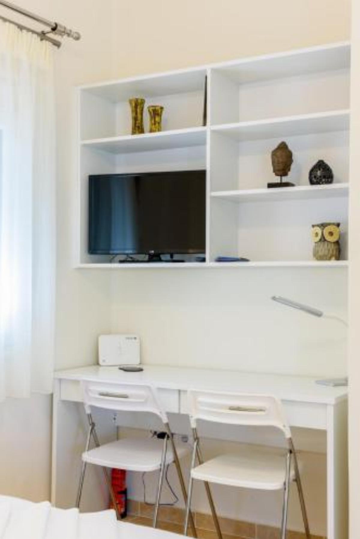 Lovely Petit Apt in Athens Hotel Athens Greece
