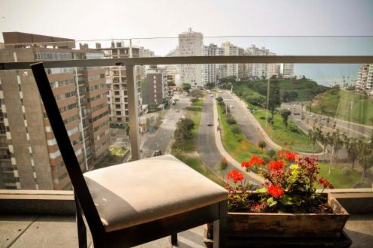 Luis Miraflores Apartments: Ocean View Hotel Lima Peru