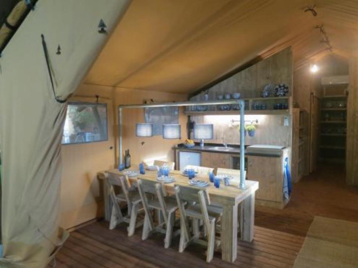 Luxe glamping tent Hotel Bant Netherlands