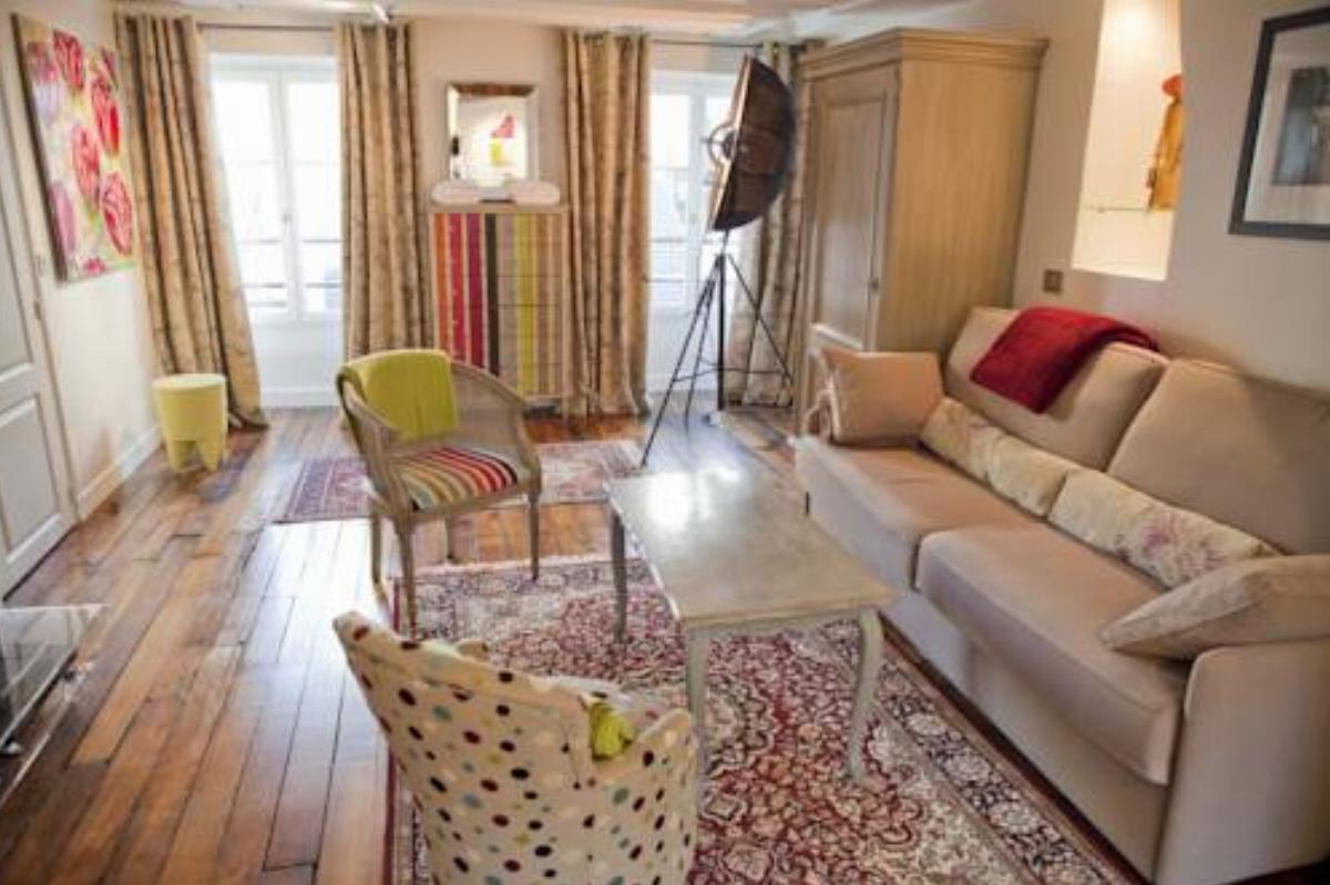 Luxurious apartment, near Louvre at the heart of Paris Hotel Paris France