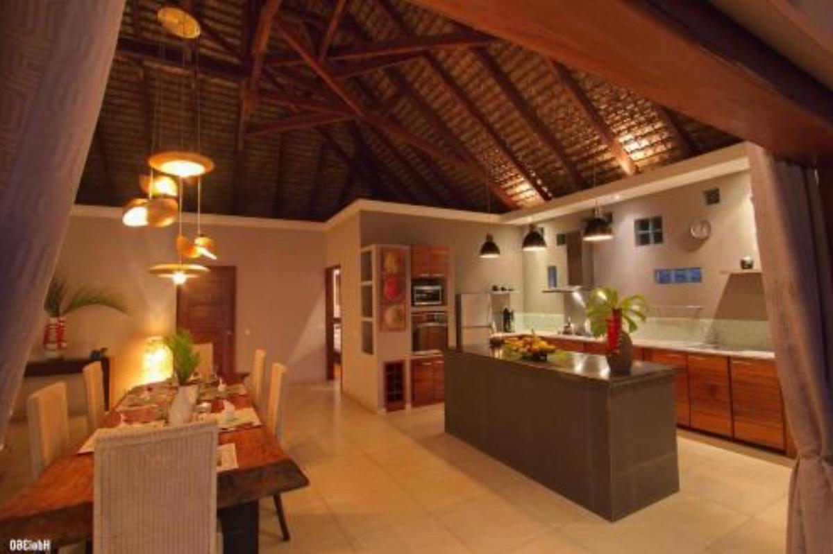 Luxury Sakina Villa - Beachfront Hotel Dzamandzar MADAGASCAR