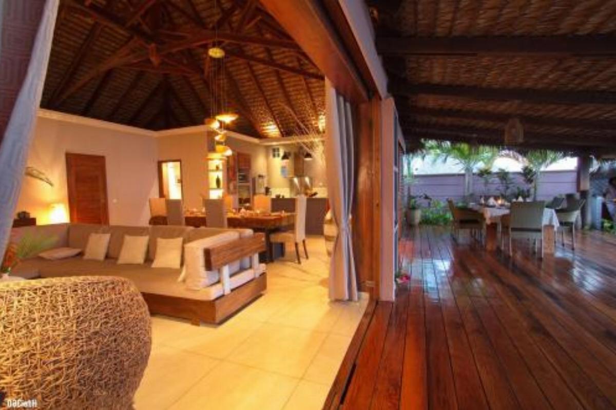 Luxury Sakina Villa - Beachfront Hotel Dzamandzar MADAGASCAR