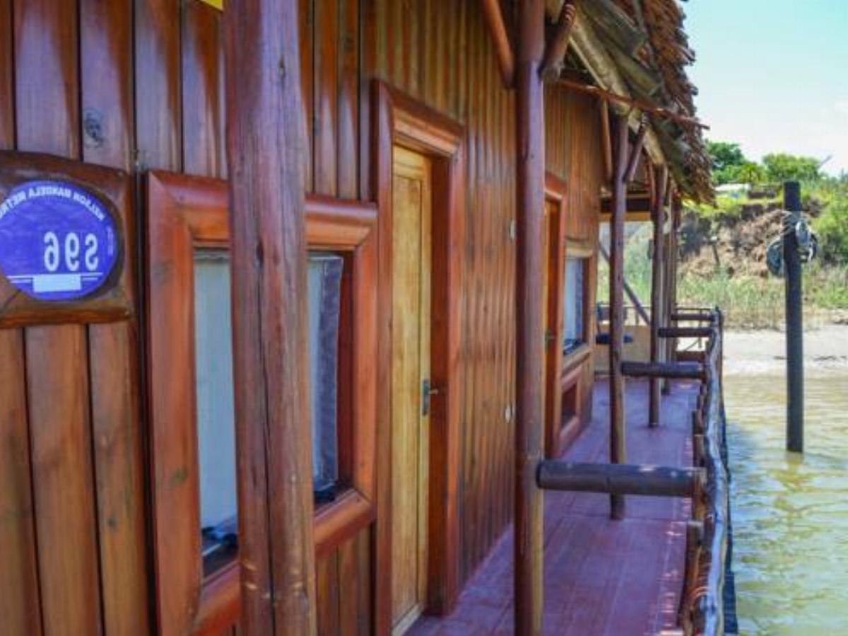 Maggie May House Boat - Addo South Gate Hotel Colchester South Africa