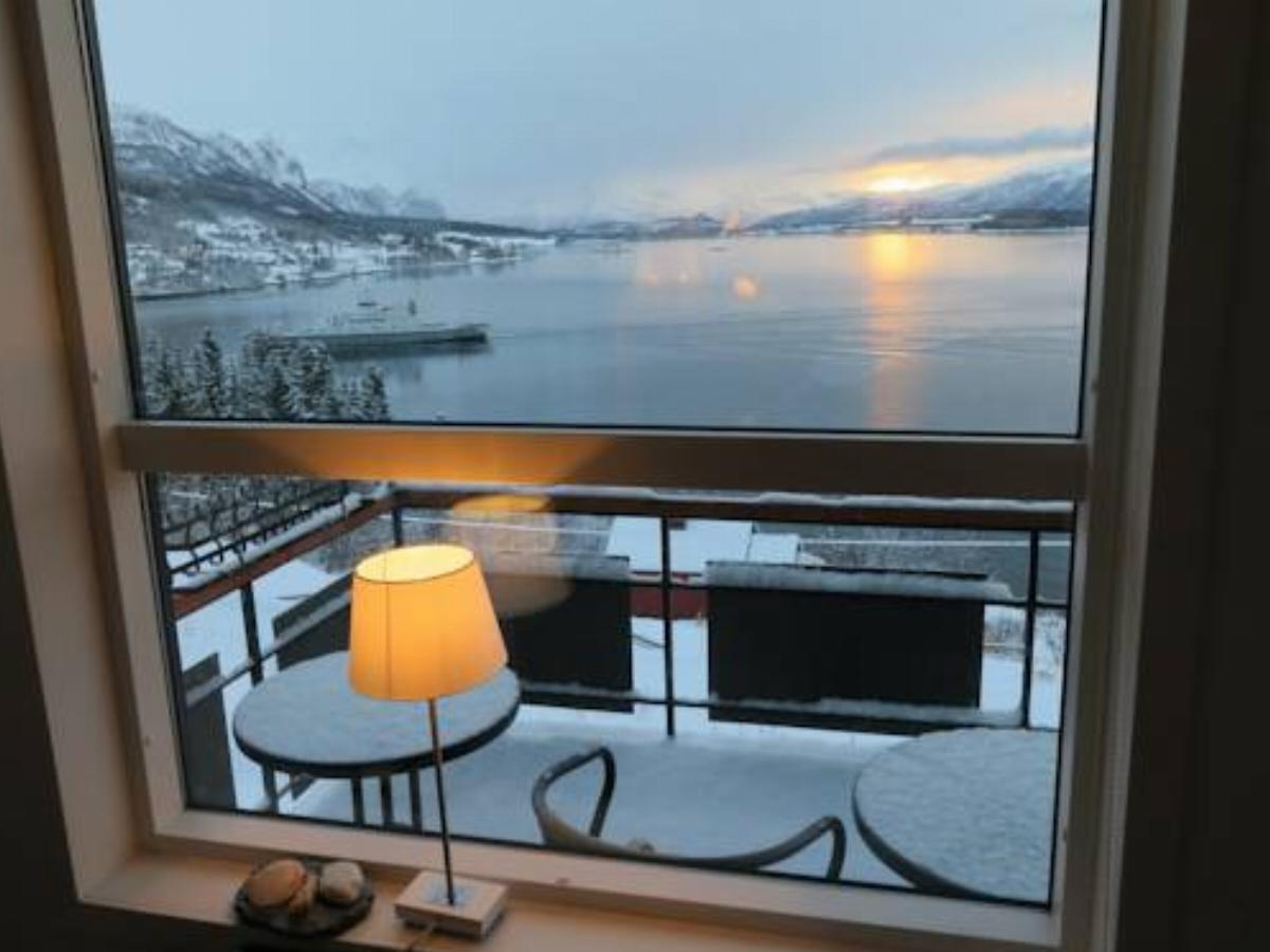 Magic Mountain Lodge - Lyngen Hotel Lyngseidet Norway
