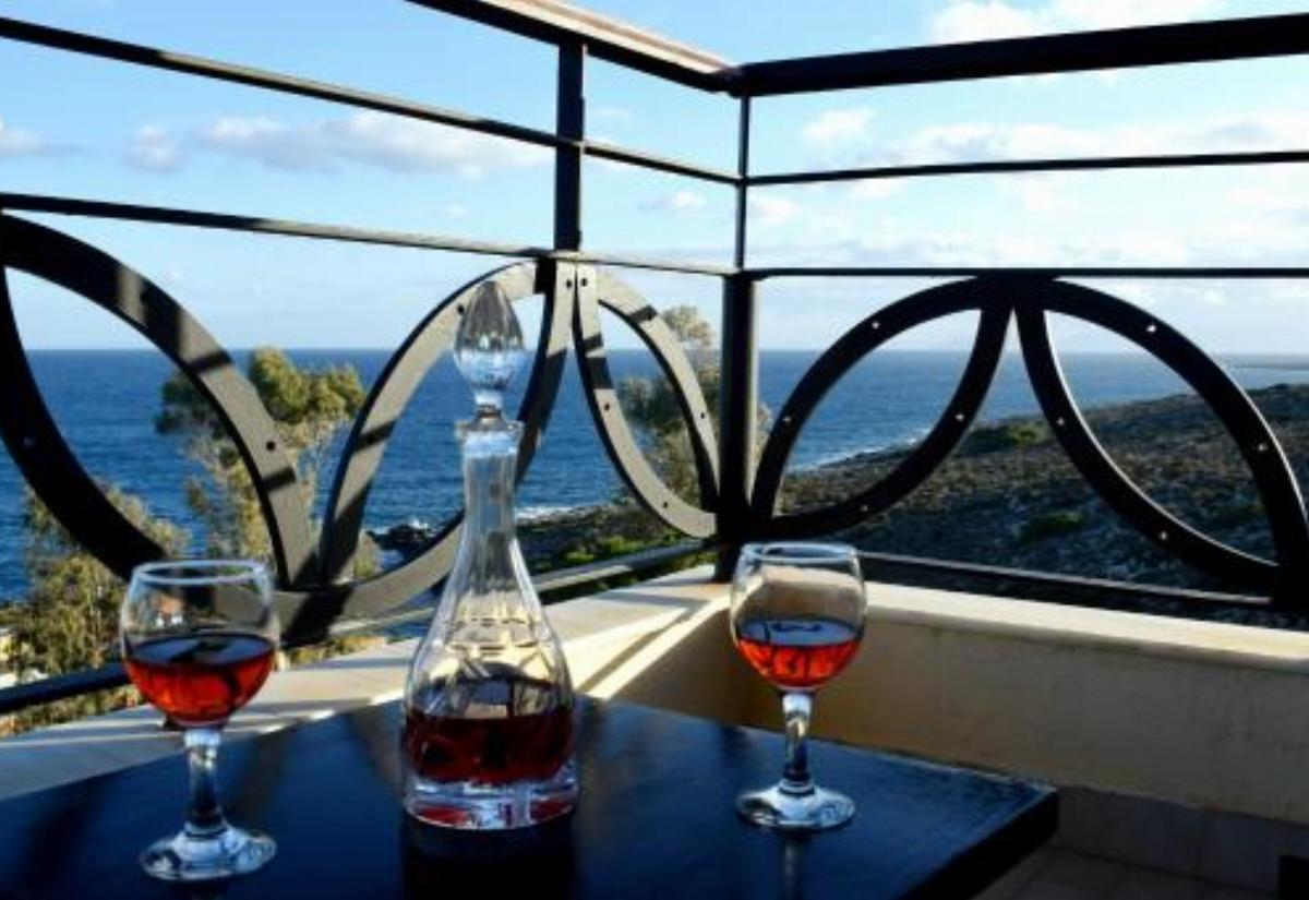 Magnificent sea view,clean and bright apartment Hotel Kalathas Greece